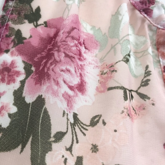 No boundaries women’s size L/G floral sheer tank - Picture 2 of 5